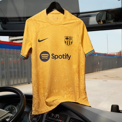 Camisa Do Barcelona, Camisa Barcelona, Barcelona Shirt, Compression Wear, Football Outfits, Gold Colour, Jersey Design, كرة القدم, Sports Design