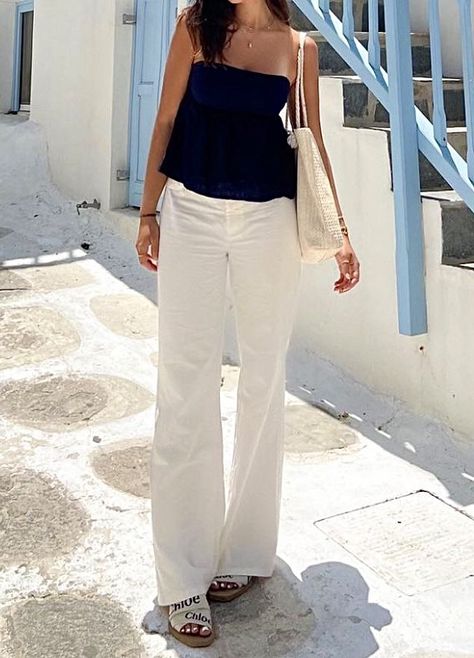 ig: @// stephbohrer Laidback Beach Outfit, Cute Simple Outfits Aesthetic, Europe Linen Outfits, Aesthetic White Clothes, Linen Holiday Outfits, Summer Fits Europe, Linen Pants Outfit Summer Aesthetic, Going Out Europe Outfits, Summer Outfit Greece