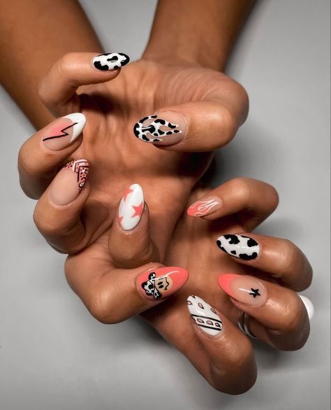 Preppy Cowgirl Nail Ideas, Cow Western Nails, Dixie Chicks Concert Nails, Spooky Cowboy Nails, Space Cowgirl Nail Ideas, Cute Cow Acrylic Nails, Cow Print Nail Tips, Asthetic Nail Pics, Nfr Nails Ideas