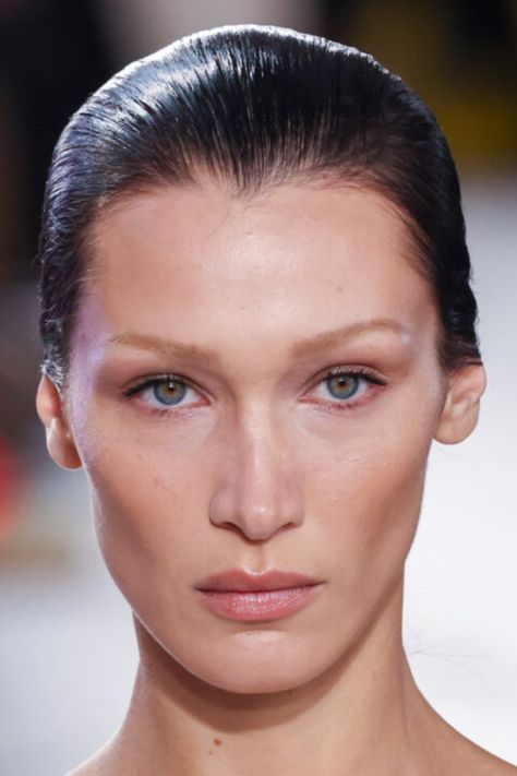 Celebrities With No Makeup, Model Casting Makeup, Bella Hadid No Makeup, Woman No Makeup, Model Face Reference, Bella Hadid Face, Face No Makeup, Face Without Makeup, Makeup No Makeup Look