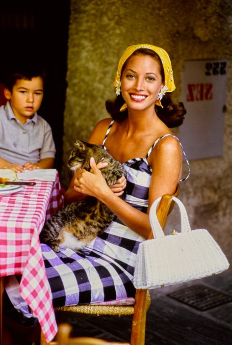 US Vogue December 1992 Arthur Elgort Carlyn Cerf Christy Turlington Postcard From Portofino Urban Outfitters Shop, Zara Shop, Arthur Elgort, Portofino Italy, Vintage Wicker Baskets, San Tropez, 90s Supermodels, 90s Models, Pretty Scarves