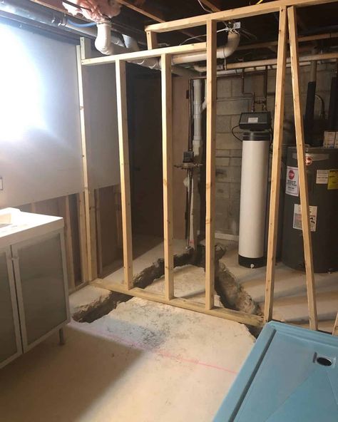 Basement Bathroom Addition, Bathroom Plumbing Layout, Diy Basement Bathroom, Basement Bathroom Plumbing, Bathroom Bright, Small Basement Bathroom, Basement Refinishing, Basement Decoration, Bathroom Construction