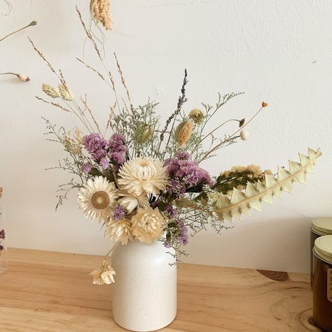 New little bud arrangement Inspired by the French countryside💜 Vase With Lavender, Vase Dry Flower, Dried Flower Vase Decor, Vase For Dried Flowers, Flowers In Ceramic Vase, Spring Dried Flowers, Dried Lavender Vase, Dry Flowers Decoration Vase, Dried Flowers Home Decor