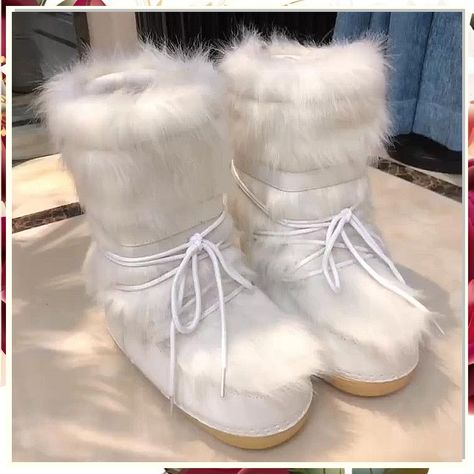 Looking for cozy style inspiration? Check out these 10 must-try winter shoe and long boot ideas! From trendy ankle boots to stylish knee-highs, we've got you covered for the chilly season. Stay warm and fashionable with these winter shoe essentials. Warm Boots Women, Winter Snow Boots Women, Fluffy Boots, Lightweight Boots, Women Ski, Baby Boy Jackets, Platform Flats, Skirt And Sneakers