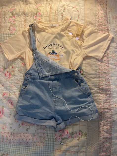 Semi Preppy Outfits, Spring 2024 Aesthetic Outfits, Cute Outfit Overalls, Cute Summer Outfits Aesthetic Shorts, Korean Disney Outfit, Blueberry Inspired Outfit, Baking Outfit Cute, Strawberry Shortcake Overalls, Cute Spring And Summer Outfits