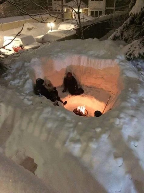 Chillin’: Bostonians Build Snow Lounge With Fire Pit Snowday Activities, Weather Activities For Kids, Indoor Snowballs, Snow Fort, Meanwhile In Canada, Winter Fire, Snow Activities, Winter Parties, Snow Sculptures