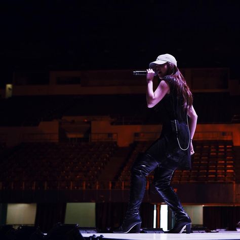 From tattoos to shoes, you need to see this. Rehearsals Aesthetic, Selena Gomez Revival Tour, Tour Rehearsal, Selena Gomez Revival, The Scene Aesthetic, Scene Aesthetic, Selena Gomez Cute, Music Studio Room, Selena Gomez Photos