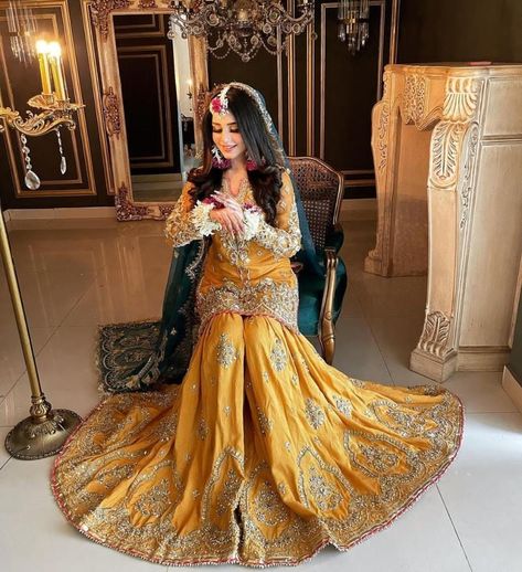 Mendhi Dresses, Mehendi Bridal Outfit, Haldi Dress For Bride, Mehndi Dress For Bride, Mendhi Outfit, Pakistani Mehndi Dress, Bridal Mehndi Dresses, Haldi Outfits, Mehndi Dresses