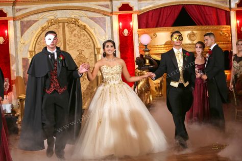 Phantom Of The Opera Theme Party, Phantom Of The Opera Birthday Party, Mascarade Quince, Phantom Of The Opera Quinceanera, Mascarade Quinceanera Ideas, Victorian Quinceanera Theme, Masquerade Quinceanera Theme, Masquerade Sweet 16 Ideas, Xv Aesthetic