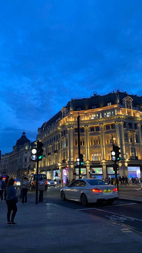 Central London At Night, London Cars, London Nights, London At Night, Study In London, London Vibes, London Dreams, London Night, London Aesthetic