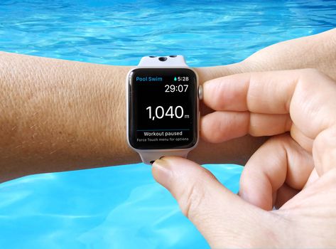 Press the Digital Crown and side button together to pause an Apple Watch swim workout when in waterproof mode. Apple Watch Waterproof, Swimming Pool Signs, Swim Workout, Digital Crown, Lap Swimming, Swimming Equipment, Apple Watch Stand, Best Smart Watches, Samsung Smart Watch