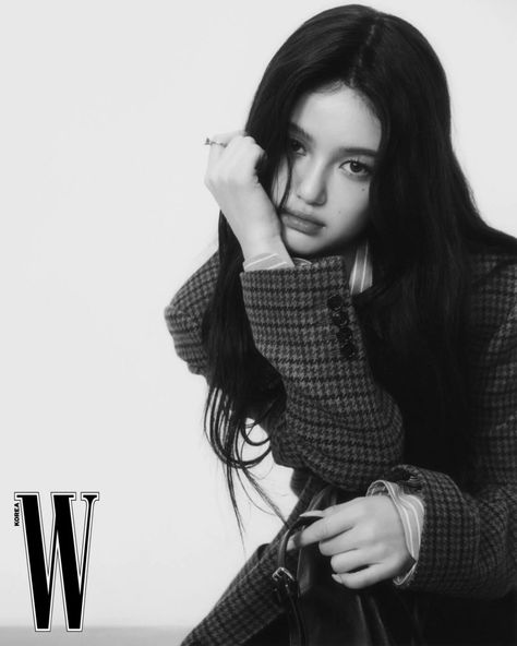 Celine Photoshoot, Tomboy Look, Newjeans Danielle, Park Min Young, W Korea, Kim Ji Won, Hot Actors, Club Style, Blackpink Photos