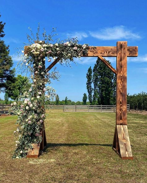 Building Wedding Arch, Farm Wedding Alter, Country Arches For Weddings, Natural Wood Wedding Arch, How To Build A Wedding Arch Diy, Wedding Arch Styles, Homemade Wedding Arch Rustic, Rustic Arbor Wedding, Country Wedding Altar