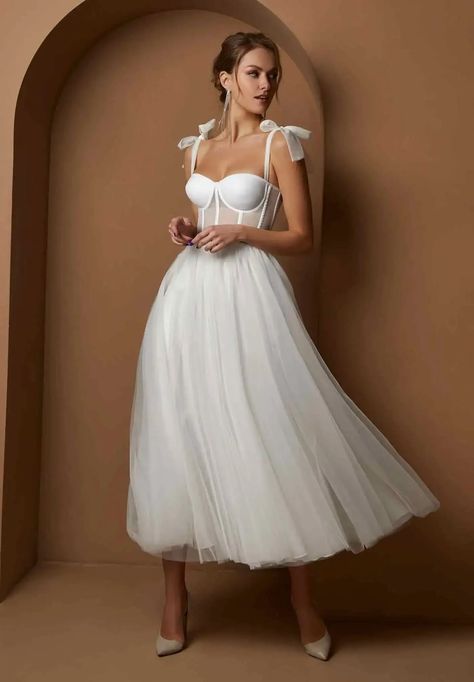 Fitted Tulle Wedding Dress, Wedding Dress Minimal, Wedding Dress 50s, 50s Wedding Dress, Wedding Dress Tea Length, Dress Tea Length, Wedding Dress Tulle, Wedding Dresses 50s, Dress Minimal