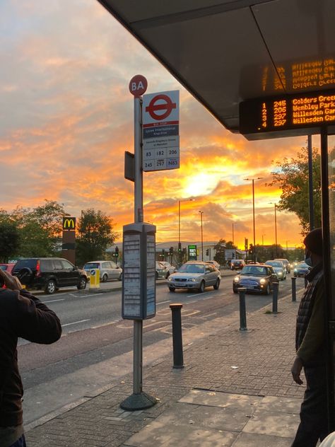 Uk Bus Aesthetic, Bus Station Aesthetic, London Bus Aesthetic, Commute Aesthetic, Bus Stop Aesthetic, Bus Aesthetics, Bus Aesthetic, Sunset London, Bus City