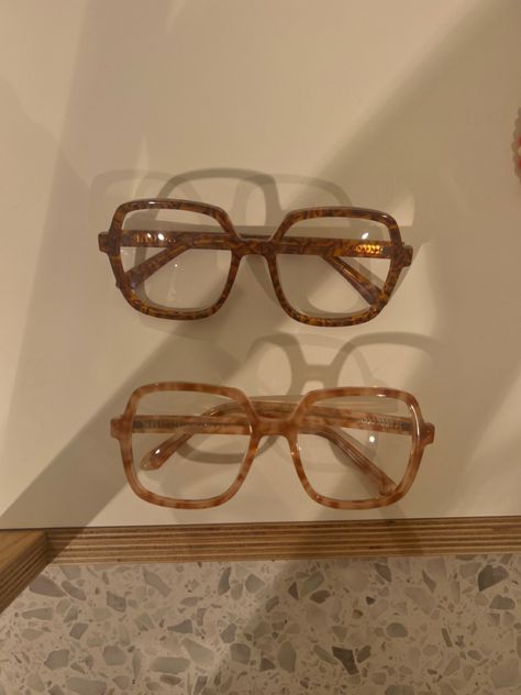 Jimmy fairly Jimmy Fairly Glasses, Models With Glasses, Vintage Glasses Aesthetic, In The City Aesthetic, The City Aesthetic, Statement Glasses, Glasses Inspo, Jimmy Fairly, Fun Glasses