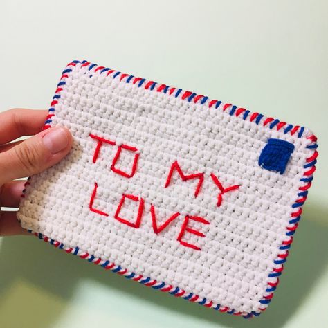 Crochet Gifts For Husband, Love Letter Envelope, Diy Anniversary Gifts For Him, Valentines Envelopes, Woolen Flower, Diy Anniversary Gift, Letter Envelope, Diy Anniversary, Bf Gifts