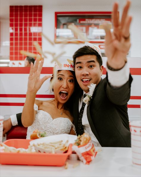 lowkey fun fast food couple photo idea in fancy wedding attire. by Pretty Branch Photos #fastfood #innout #fastfoodwedding Fast Food Wedding Photos, Fast Food Couple Photoshoot, Couple Diner Photoshoot, Fun Prewedding Ideas, Fast Food Engagement Photos, Food Engagement Photos, Fast Food Wedding, Fast Food Photoshoot, Mcdonalds Wedding