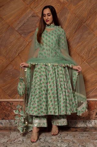 Shop for Pomcha Jaipur Green Cotton Calico Floral Print Anarkali Set for Women Online at Aza Fashions Pastel, Floral Print Anarkali, Printed Anarkali Suits, Cotton Anarkali, Potli Bag, Kurtis With Pants, Traditional Indian Outfits, Anarkali Kurta, Anarkali Kurti