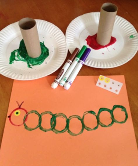 Toddler Toilet Paper Roll Crafts, Toilet Paper Roll Caterpillar, Inchworm Craft, Caterpillar Crafts, Eric Carle Crafts, Hungry Caterpillar Craft, Caterpillar Craft, Roll Craft, Easy Toddler Crafts