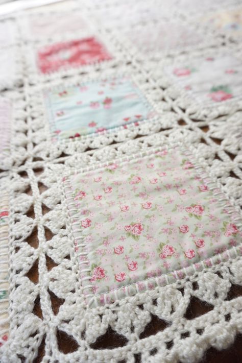 149 Crochet Squares, Crochet Quilt Tutorial, Tea Crochet, Confection Au Crochet, Crochet Quilt, Crochet Fabric, Crochet Borders, Diy Quilt, Things Happen