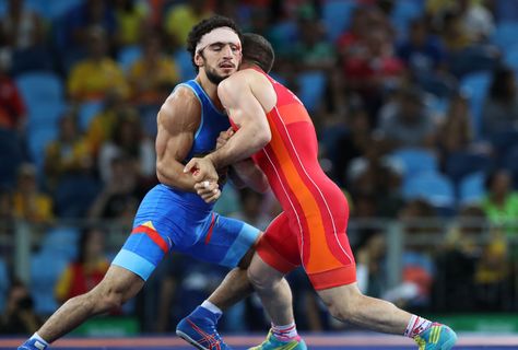 15 Olympic Wrestlers Who Deserve Your Male Gaze Heptathlon, Olympic Wrestling, Male Gaze, Aeon Flux, American Athletes, Mtv Shows, Male Pose Reference, Action Pose Reference, Hunks Men