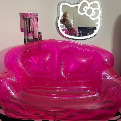 Hot Pink Room, Living Room Victorian, Retro Room Ideas, Glam Dining Room, Y2k Bedroom, Inflatable Furniture, Pink Outfits Victoria Secret, Otaku Room, Cute Furniture