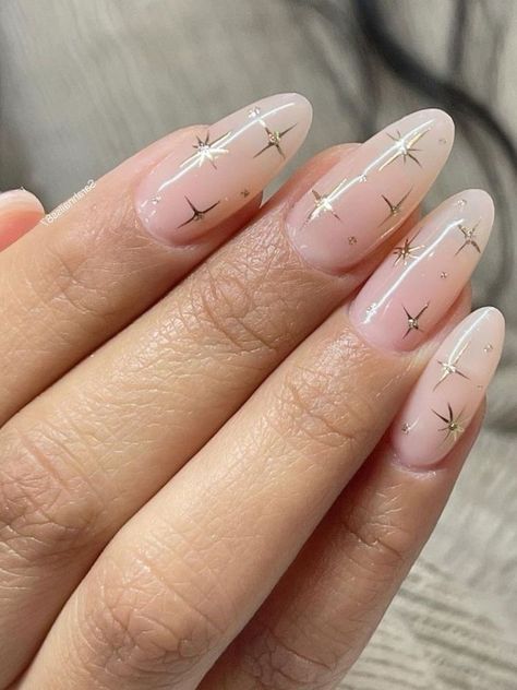 Summer Nail Art, White Nails With Gold, Star Nail Designs, Unghie Sfumate, Milky Nails, Gold Nail Designs, Casual Nails, Nagel Inspo, Sparkle Nails