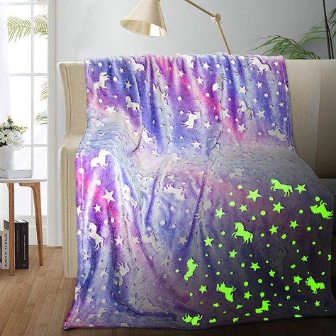 This blanket is so much fun for your little unicorn or dinosaur lover. There are a few different sizes to choose from also 30x40, 40x60, 50x60, or theres a couple available in 60x80. Natal, Unicorn Room Decor, Unicorn Blanket, Unicorn Bedding, Dinosaur Blanket, Unicorn Pattern, Unicorn Toys, Christmas Blankets, Toddler Blanket