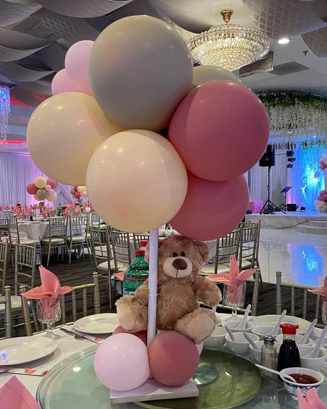 DIY easy to assemble centerpieces Teddy Bear Baby Shower Centerpieces, Bear Baby Shower Centerpieces, Teddy Bear Baby Shower Centerpiece, Balloon Centerpieces Diy, Teddy Bear Centerpieces, Balloon Baby Shower Centerpieces, Diy Baby Shower Centerpieces, Gender Reveal Baby Shower Themes, Girl Baby Shower Centerpieces