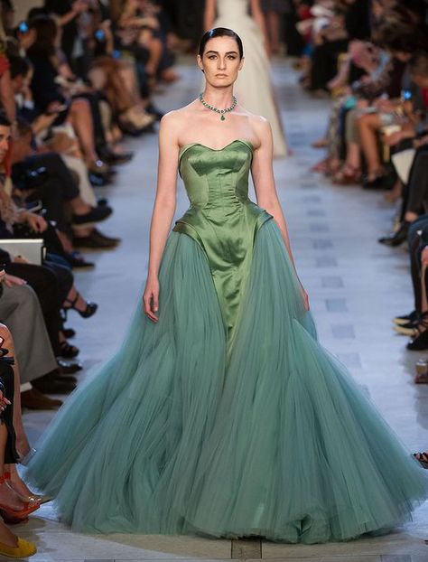 Zac Posen, Zac Posen Couture, Zac Posen Runway, Green Couture Gown, Green Runway Dress, Green Couture Dress, Green Runway Fashion, Iconic Movie Dresses, Zac Posen Gown