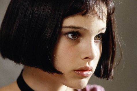 I do love Natalie Portman in Léon: The Professional. —Chioma Nnadi, Vogue.com Fashion News Director Leon The Professional Mathilda, Natalie Portman Leon, Natalie Portman Young, Leon Matilda, The Professional Movie, Natalie Portman Hot, Leon The Professional, Léon The Professional, 얼굴 그리기