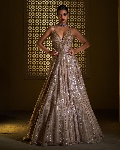 Sequin Gown Indian, Indian Gowns Dresses Receptions, Partywear Gowns Western, Lengha Modern, Reception Gown For Bride, Indian Reception Gown, Lengha Dress, Engagement Gown, Seema Gujral
