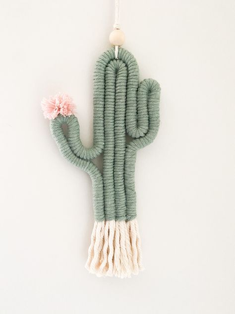 Hanging Cactus, Macrame Boho Decor, Pola Macrame, Macrame Baby, Rainbow Macrame, Cactus Wall, Macrame Wall Hanging Diy, Diy Yarn Crafts, Mini Macrame