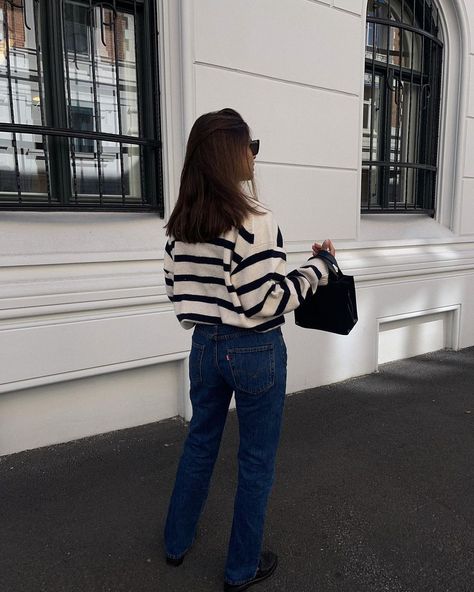 Emitaz Outfits, Alternative Aesthetic Outfits, Emelie Lindmark, The Round Up, Striped Knitwear, Striped Turtleneck, Oversized Style, Round Up, Winter Looks