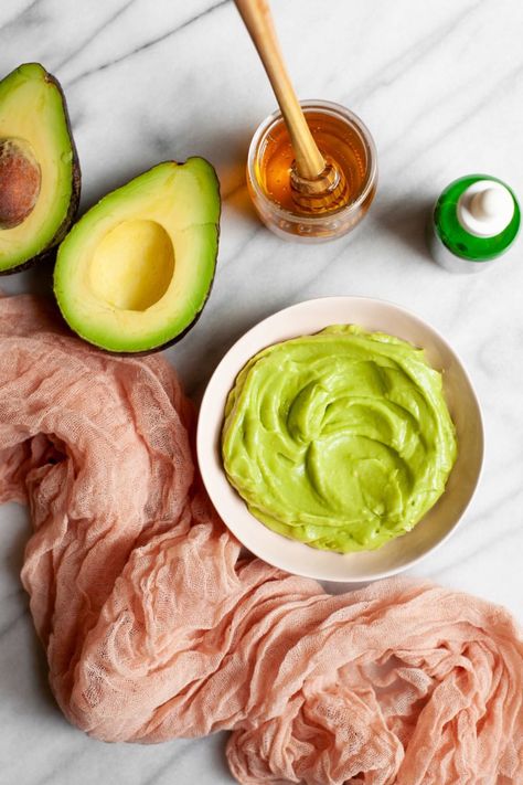 Whipped Avocado, Deep Conditioning Diy, Avocado Beauty, Avocado Skincare, Honey Hair Mask, Homemade Face Mask Recipes, Hair Mask Recipe, Deep Conditioning Hair Mask, Homemade Hair Mask