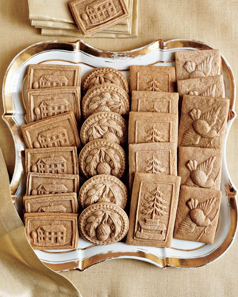 Speculaas Cookies (Traditional Dutch Christmas/Sinterklas Cookie) - Martha Stewart Recipes Martha Stewart Gingerbread Cookies, Ms Recipes, Christmas Hosting, Traditional Christmas Cookies, Resepi Biskut, German Cookies, Dutch Food, Springerle Cookies, Decoration Patisserie