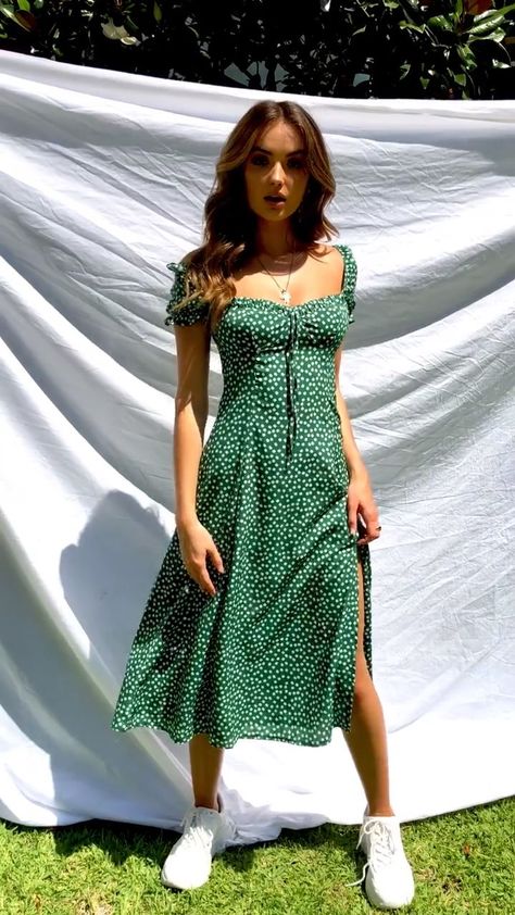 Trendy Long and Short Summer Dresses #summerdresses #summerdresses2019 #shortdresses #longdress #dresses #summerstyle Trendy Dresses Summer, 여름 스타일, Ținută Casual, Short Summer Dresses, Red Cocktail Dress, Stil Inspiration, Trendy Summer Outfits, Modieuze Outfits, Vestidos Vintage