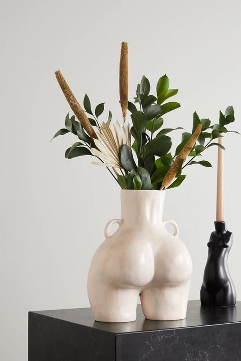 Ceramica Artistica Ideas, Anissa Kermiche, Handle Vase, Plant Vase, Clay Vase, Keramik Vase, Ceramics Ideas Pottery, Love Handles, Ceramic Vases