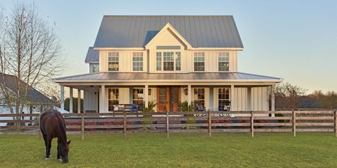 This Couple Turned an Old Farmhouse Into a Stunning Country Home Casa Interior, Huge Houses, Farmhouse Exterior Design, Dream Farmhouse, Farmhouse Renovation, American Farmhouse, Wooden Log, Modern Farmhouse Exterior, Farmhouse Exterior