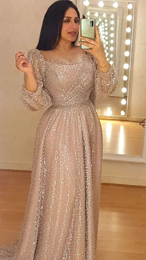 Cocktail Bride Dress, Soiree Dresses For Hijab Simple, Engagement Dress Elegant, Simple Soiree Dresses, Dresses For Engagement Party, Engagment Dress, Soiree Dresses For Hijab, Dressy Fashion Outfits, Egypt Alexandria