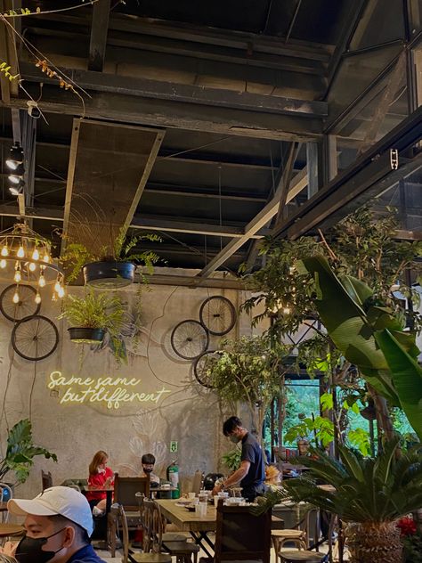 coffee shop Cordoba, Front Of Coffee Shop, Mexican Coffee Shop, Vegan Coffee Shop, Coffee Shop Architecture, Coffee Shop Concept, Spanish Coffee, Shop Architecture, Coffee Area