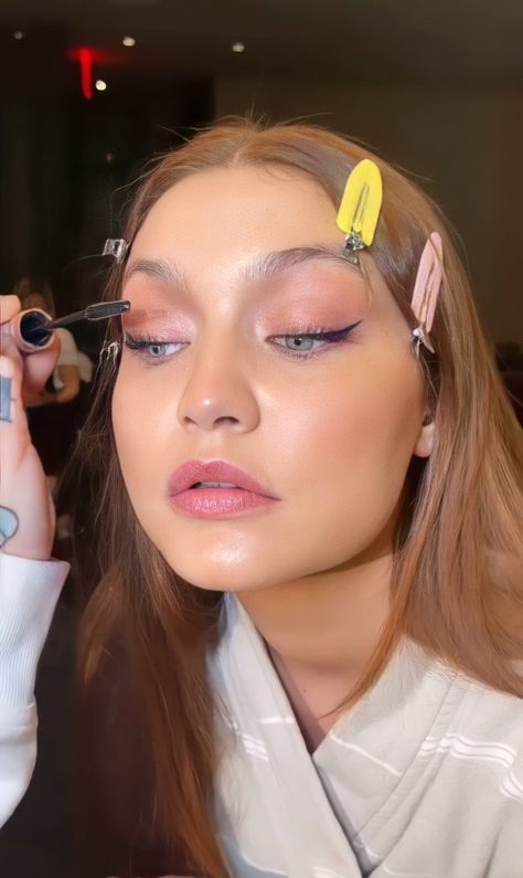 Gigi Hadid for Maybelline via Erin Parsons Instagram Reels 08.06.21 Hair Make Up, Maybelline, Celebrities, Hair Clips, Gigi Hadid Maybelline, Cinema Colours, Instagram Reels, Story Instagram, Gigi Hadid