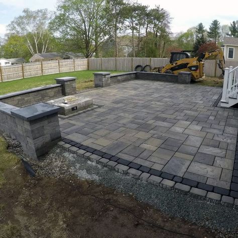 Paver Patio Ideas, Stone Patio Designs, Paver Designs, Pavers Backyard, Concrete Patios, Patio Pavers Design, Patio Layout, Patio Deck Designs, Outdoor Patio Designs