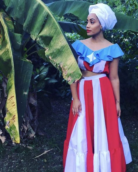 Traditional Dresses Puerto Rico, Puerto Rico Outfits Traditional, Puerto Rico Dress Traditional, Puerto Rican Fashion Women, Puerto Rican Woman Aesthetic, Puerto Rican Festival Outfits, Puerto Rican Day Parade Outfit, Puerto Rican Outfits, Boricua Aesthetic