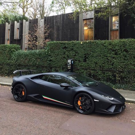 Lamborghini Huracan Performante painted in Nero Nemesis w/ Tricolore stripes along the doors  Photo taken by: @famziiofficial on Instagram   Owned by: @rana65556 on Instagram 2023 Mclaren, Cars Mclaren, Lamborghini Huracan Performante, Carros Lamborghini, Best Lamborghini, Huracan Performante, Sports Cars Lamborghini, Mclaren Senna, Gold Wheels