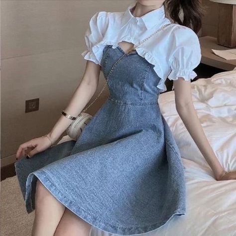 Care Instructions: Hand Wash Only
Fit Type: Regular
Size— S
BUST 38
Length 39 Dress Western, Outer Dress, Dress Name, Dress Stylish, Womens Denim Dress, Net Dress, Western Wear For Women, Korean Dress, Mini Dress Casual