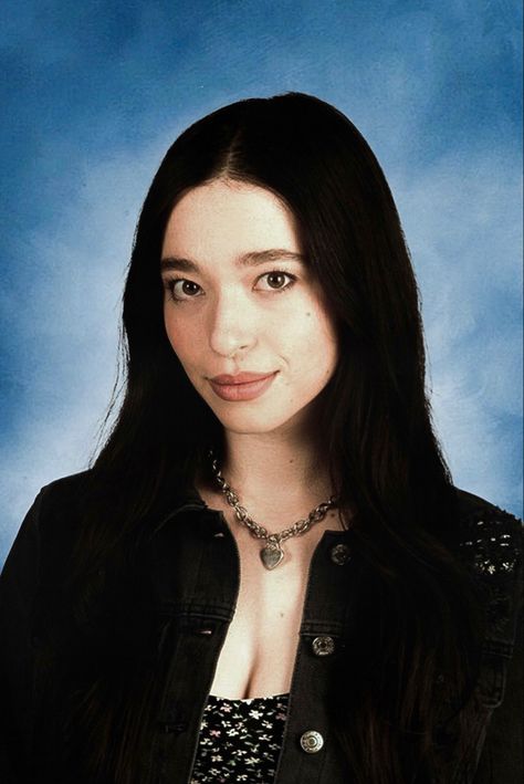 mikey madison as amber freeman in scream (2022) yearbook picture Ghost Face Scream 1996, Scream Yearbook Photos, Scream 5 Cast, Amber Freeman, Scream Characters, Mikey Madison, Scream 5, Scream 1996, Scream 1