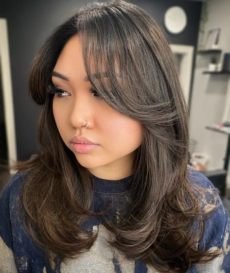 Round Face Long Curtain Bangs Haircut Bangs Long Hair Round Face, Round Face Haircuts Medium, Medium Hair Round Face, Round Face Hairstyles Long, Round Haircut, Haircuts For Round Face Shape, Hair For Round Face Shape, Chubby Face Haircuts, Short Hair Cuts For Round Faces