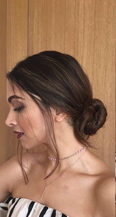 Best Bun Hairstyles Found On Bollywood Celebrities Bun Hairstyle, Deepika Hairstyles, Deepika Padukone Hair, Saree Hairstyles, Wedding Bun Hairstyles, Indian Wedding Hairstyles, Messy Bun Hairstyles, Bun Hairstyles For Long Hair, Haircut Hairstyle